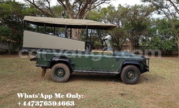 Buy Used Land Rover Defender Green Car in Windhoek in Namibia