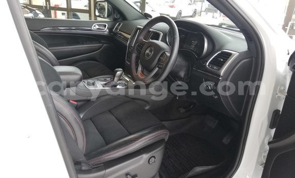 Acheter Occasion Voiture Jeep Grand Cherokee Blanc à Windhoek, Namibie Acheter Occasion Voiture Jeep Grand Cherokee Blanc à Windhoek, Namibie