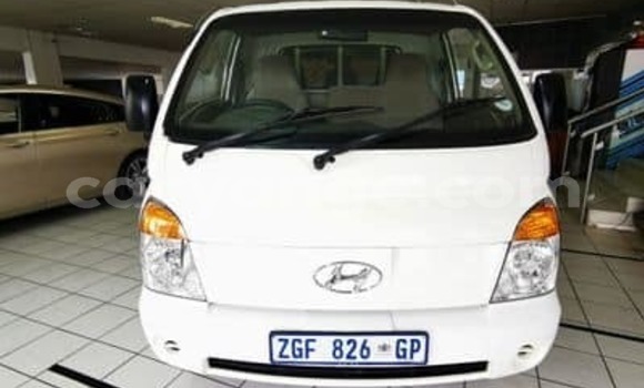 Buy Used Hyundai H200 White Car in Windhoek in Namibia Buy Used Hyundai H200 White Car in Windhoek in Namibia