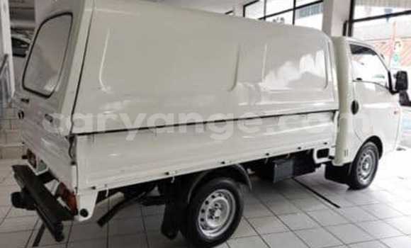Buy Used Hyundai H200 White Car in Windhoek in Namibia Buy Used Hyundai H200 White Car in Windhoek in Namibia
