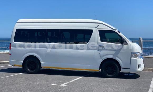 Acheter Occasion Voiture Toyota 2000GT Blanc à Windhoek, Namibie Acheter Occasion Voiture Toyota 2000GT Blanc à Windhoek, Namibie