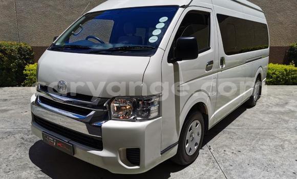 Acheter Occasion Voiture Toyota 4Runner Blanc à Windhoek, Namibie Acheter Occasion Voiture Toyota 4Runner Blanc à Windhoek, Namibie