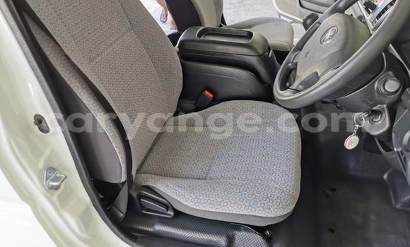 Acheter Occasion Voiture Toyota 4Runner Blanc à Windhoek, Namibie Acheter Occasion Voiture Toyota 4Runner Blanc à Windhoek, Namibie