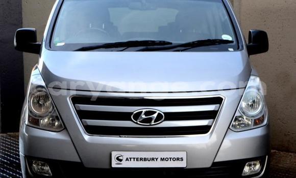 Acheter Occasion Voiture Hyundai H1 Gris à Windhoek, Namibie Acheter Occasion Voiture Hyundai H1 Gris à Windhoek, Namibie