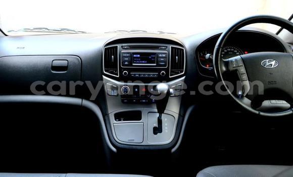 Acheter Occasion Voiture Hyundai H1 Gris à Windhoek, Namibie Acheter Occasion Voiture Hyundai H1 Gris à Windhoek, Namibie