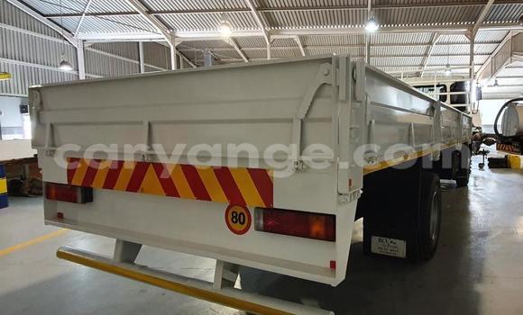 Acheter Occasion Utilitaire Hino 300 Series Blanc à Windhoek, Namibie Acheter Occasion Utilitaire Hino 300 Series Blanc à Windhoek, Namibie