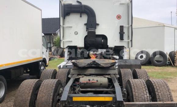 Acheter Occasion Utilitaire Freightliner 90 Cum 500 Blanc à Windhoek, Namibie Acheter Occasion Utilitaire Freightliner 90 Cum 500 Blanc à Windhoek, Namibie