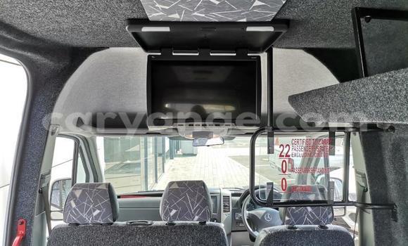 Acheter Occasion Utilitaire Mercedes‒Benz Sprinter Blanc à Windhoek, Namibie Acheter Occasion Utilitaire Mercedes‒Benz Sprinter Blanc à Windhoek, Namibie