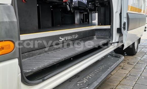 Acheter Occasion Utilitaire Mercedes‒Benz Sprinter Blanc à Windhoek, Namibie Acheter Occasion Utilitaire Mercedes‒Benz Sprinter Blanc à Windhoek, Namibie