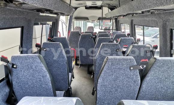 Acheter Occasion Utilitaire Mercedes‒Benz Sprinter Blanc à Windhoek, Namibie Acheter Occasion Utilitaire Mercedes‒Benz Sprinter Blanc à Windhoek, Namibie