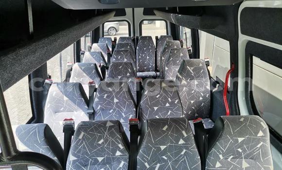 Acheter Occasion Utilitaire Mercedes‒Benz Sprinter Blanc à Windhoek, Namibie Acheter Occasion Utilitaire Mercedes‒Benz Sprinter Blanc à Windhoek, Namibie