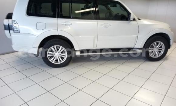 Acheter Occasion Voiture Mitsubishi Pajero Blanc à Windhoek, Namibie Acheter Occasion Voiture Mitsubishi Pajero Blanc à Windhoek, Namibie