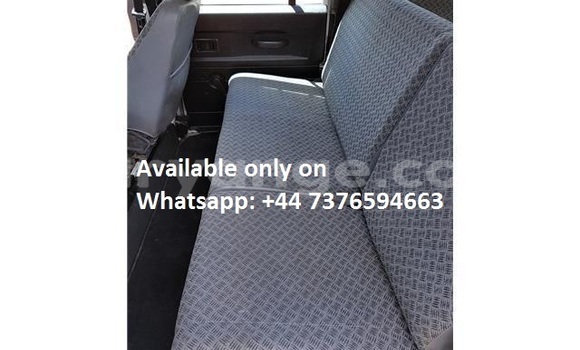 Buy Used Land Rover Defender White Car in Windhoek in Namibia Buy Used Land Rover Defender White Car in Windhoek in Namibia