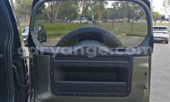 Buy Used Land Rover Defender Beige Car in Grootfontein in Namibia Buy Used Land Rover Defender Beige Car in Grootfontein in Namibia