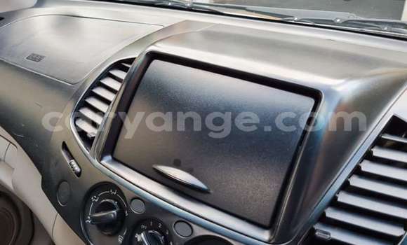 Acheter Occasion Voiture Mitsubishi Triton Blanc à Walvis Bay, Namibie Acheter Occasion Voiture Mitsubishi Triton Blanc à Walvis Bay, Namibie