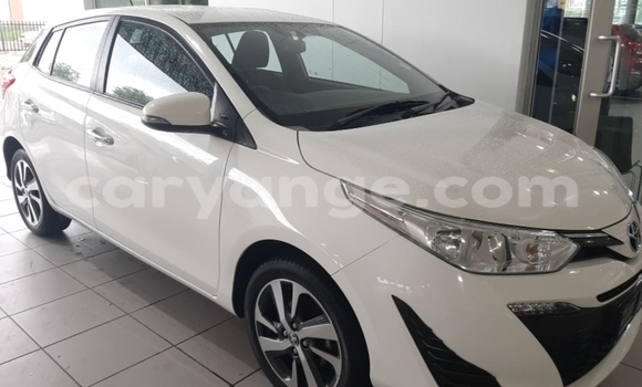 Acheter Occasion Voiture Toyota Yaris Blanc à Windhoek, Namibie