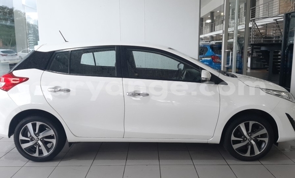 Acheter Occasion Voiture Toyota Yaris Blanc à Windhoek, Namibie Acheter Occasion Voiture Toyota Yaris Blanc à Windhoek, Namibie