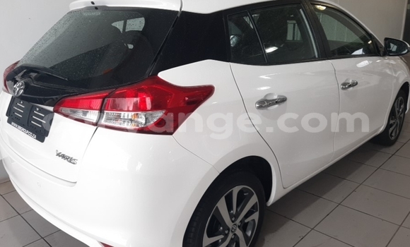 Acheter Occasion Voiture Toyota Yaris Blanc à Windhoek, Namibie Acheter Occasion Voiture Toyota Yaris Blanc à Windhoek, Namibie