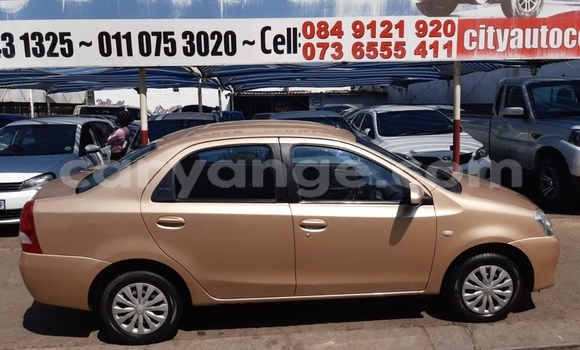 Acheter Occasion Voiture Toyota Etios Marron à Windhoek, Namibie Acheter Occasion Voiture Toyota Etios Marron à Windhoek, Namibie