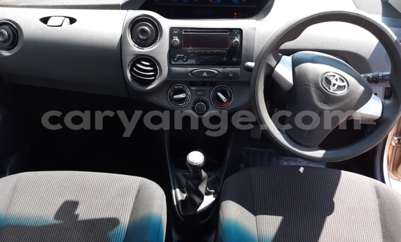 Acheter Occasion Voiture Toyota Etios Marron à Windhoek, Namibie Acheter Occasion Voiture Toyota Etios Marron à Windhoek, Namibie