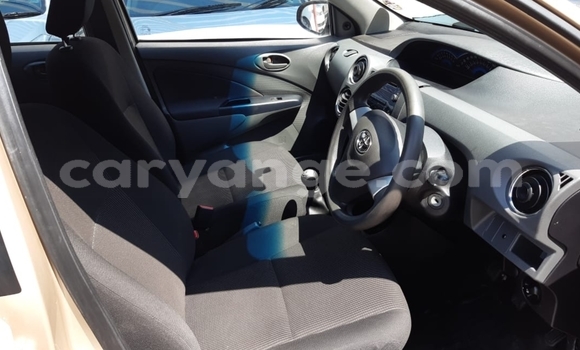 Acheter Occasion Voiture Toyota Etios Marron à Windhoek, Namibie Acheter Occasion Voiture Toyota Etios Marron à Windhoek, Namibie