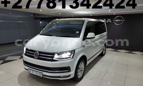 Buy Used Volkswagen Caravelle White Car in Windhoek in Namibia