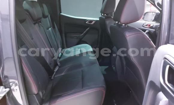 Acheter Occasion Voiture Volkswagen Caravelle Blanc à Windhoek, Namibie Acheter Occasion Voiture Volkswagen Caravelle Blanc à Windhoek, Namibie