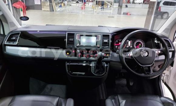 Acheter Occasion Voiture Volkswagen Caravelle Blanc à Windhoek, Namibie Acheter Occasion Voiture Volkswagen Caravelle Blanc à Windhoek, Namibie