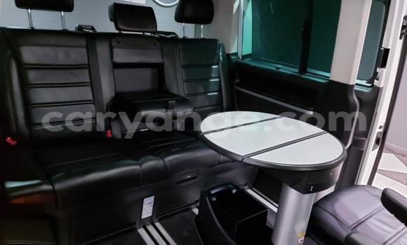 Acheter Occasion Voiture Volkswagen Caravelle Blanc à Windhoek, Namibie Acheter Occasion Voiture Volkswagen Caravelle Blanc à Windhoek, Namibie