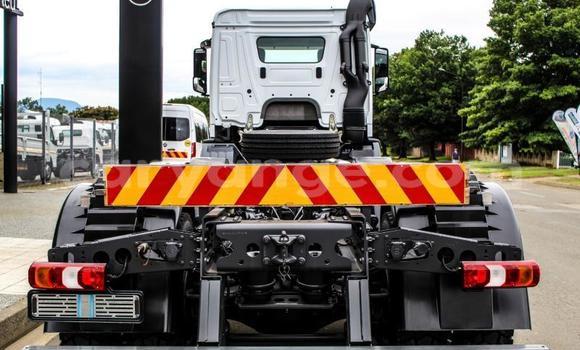 Acheter Occasion Utilitaire Mercedes‒Benz Arocs Blanc à Windhoek, Namibie Acheter Occasion Utilitaire Mercedes‒Benz Arocs Blanc à Windhoek, Namibie