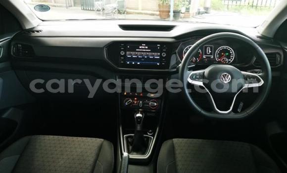 Acheter Occasion Voiture Volkswagen T-Roc Bleu à Grootfontein, Namibie Acheter Occasion Voiture Volkswagen T-Roc Bleu à Grootfontein, Namibie