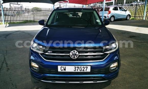 Acheter Occasion Voiture Volkswagen T-Roc Bleu à Grootfontein, Namibie Acheter Occasion Voiture Volkswagen T-Roc Bleu à Grootfontein, Namibie