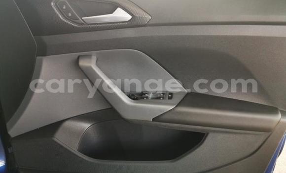 Acheter Occasion Voiture Volkswagen T-Roc Bleu à Grootfontein, Namibie Acheter Occasion Voiture Volkswagen T-Roc Bleu à Grootfontein, Namibie