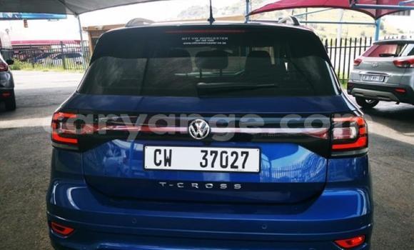 Acheter Occasion Voiture Volkswagen T-Roc Bleu à Grootfontein, Namibie Acheter Occasion Voiture Volkswagen T-Roc Bleu à Grootfontein, Namibie