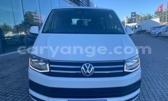 Buy Used Volkswagen Transporter White Car in Otavi in Oshikoto