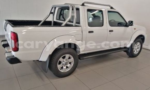 Buy Used Nissan NP 300 White Car in Gobabis in Omaheke Buy Used Nissan NP 300 White Car in Gobabis in Omaheke