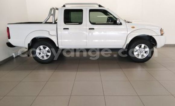 Buy Used Nissan NP 300 White Car in Gobabis in Omaheke Buy Used Nissan NP 300 White Car in Gobabis in Omaheke