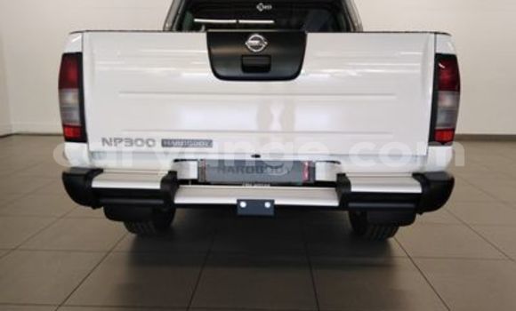 Buy Used Nissan NP 300 White Car in Gobabis in Omaheke Buy Used Nissan NP 300 White Car in Gobabis in Omaheke