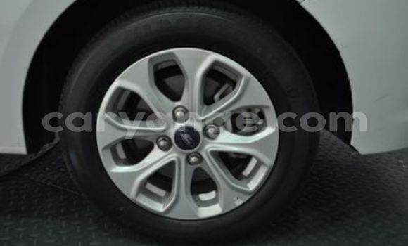 Acheter Occasion Voiture Ford F–150 Blanc à Swakopmund, Namibie Acheter Occasion Voiture Ford F–150 Blanc à Swakopmund, Namibie