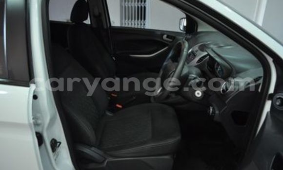 Acheter Occasion Voiture Ford F–150 Blanc à Swakopmund, Namibie Acheter Occasion Voiture Ford F–150 Blanc à Swakopmund, Namibie