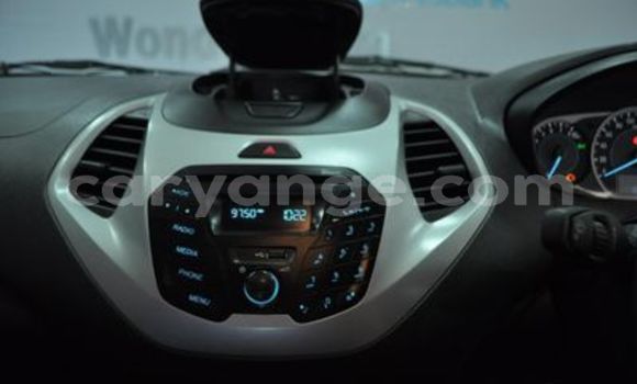 Acheter Occasion Voiture Ford F–150 Blanc à Swakopmund, Namibie Acheter Occasion Voiture Ford F–150 Blanc à Swakopmund, Namibie