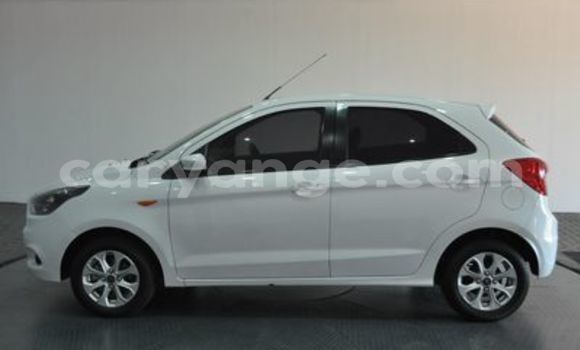 Acheter Occasion Voiture Ford F–150 Blanc à Swakopmund, Namibie Acheter Occasion Voiture Ford F–150 Blanc à Swakopmund, Namibie