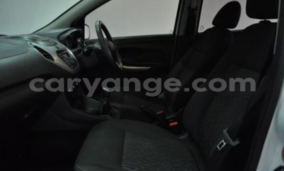 Acheter Occasion Voiture Ford F–150 Blanc à Swakopmund, Namibie Acheter Occasion Voiture Ford F–150 Blanc à Swakopmund, Namibie