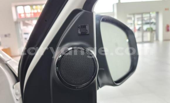 Buy Used Toyota Hilux White Car in Gobabis in Omaheke Buy Used Toyota Hilux White Car in Gobabis in Omaheke