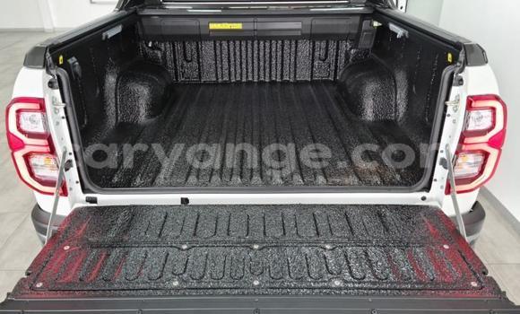 Buy Used Toyota Hilux White Car in Gobabis in Omaheke Buy Used Toyota Hilux White Car in Gobabis in Omaheke