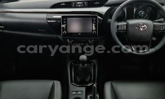 Buy Used Toyota Hilux White Car in Gobabis in Omaheke Buy Used Toyota Hilux White Car in Gobabis in Omaheke