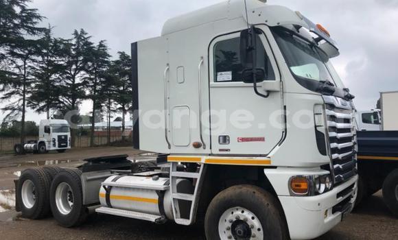 Buy Used Freightliner 90 Cum 500 White Truck in Henties Bay in Erongo Buy Used Freightliner 90 Cum 500 White Truck in Henties Bay in Erongo