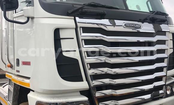 Acheter Occasion Utilitaire Freightliner 90 Cum 500 Blanc à Henties Bay, Erongo Acheter Occasion Utilitaire Freightliner 90 Cum 500 Blanc à Henties Bay, Erongo