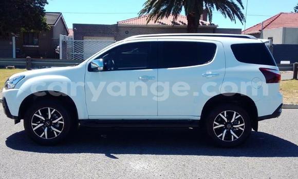 Buy Used Isuzu MU-X White Car in Karasburg in Karas Buy Used Isuzu MU-X White Car in Karasburg in Karas