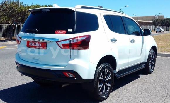 Buy Used Isuzu MU-X White Car in Karasburg in Karas Buy Used Isuzu MU-X White Car in Karasburg in Karas